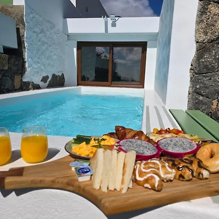 La Del Sol La Asomada (Lanzarote)