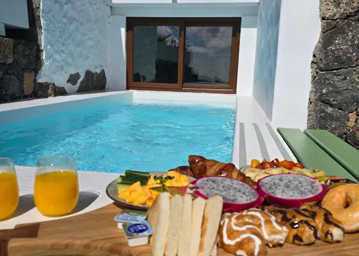 La Del Sol La Asomada (Lanzarote)